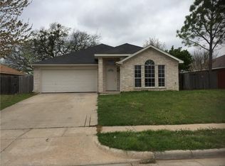 1124 Miles Ave, Burleson, TX 76028