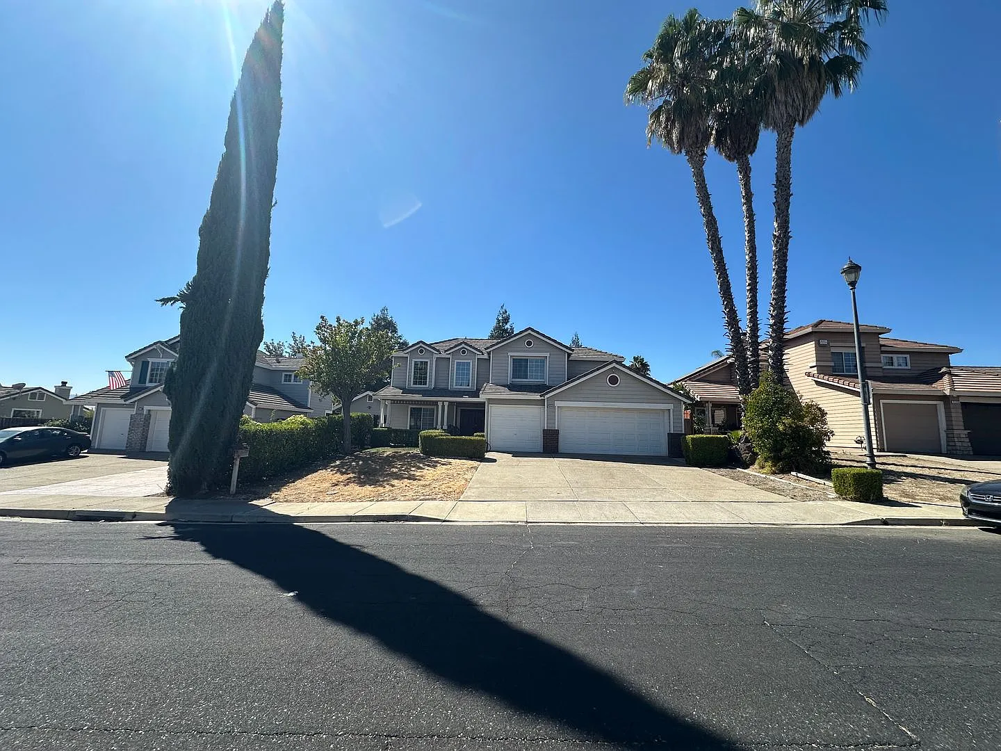 Gorgeous Antioch Home 3 Car Garage w/ SOLAR — Photo 2