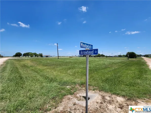1473 Arrowhead Dr, Palacios, TX 77465