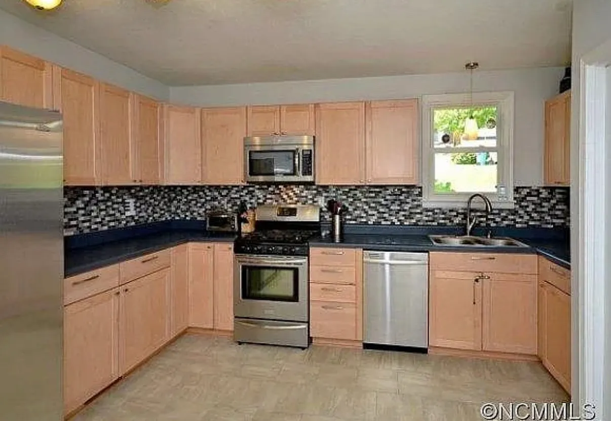 Judsen Ln, Hendersonville — Photo 3
