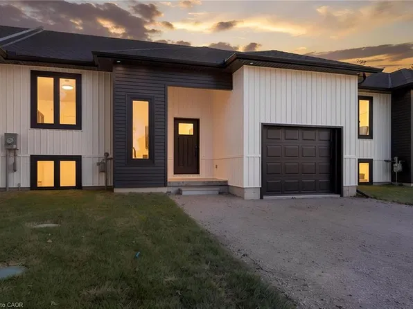 153 Davis St #3, Southwest Middlesex, ON N0L 2N0
