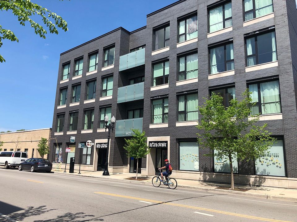 1st image of 4421 N Clark St #401
