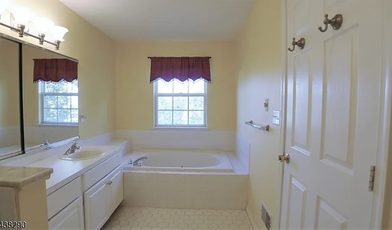 49 Wildflower Ln — Photo 15