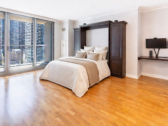 5th image of 450 E Waterside Dr Unit 707