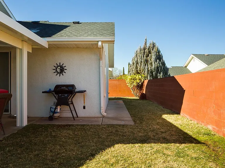 1040 N 1300 W #30 — Photo 18
