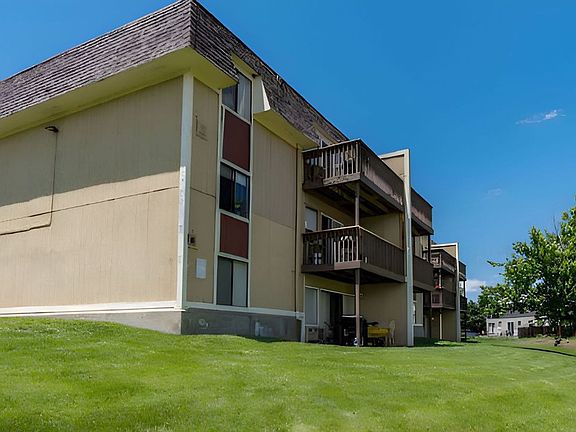 3rd image of 14195 E Montview Blvd #8af0ccdb9
