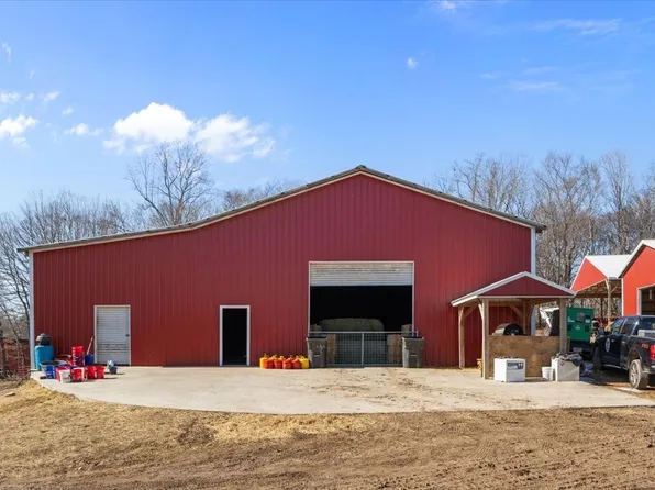 1429 Hunley Branch Rd, Charlotte, TN 37036