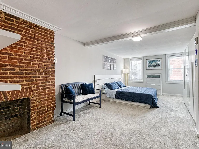 106 S Castle St — Photo 17