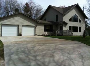 11259 S 33rd Rd, Tustin, MI 49688