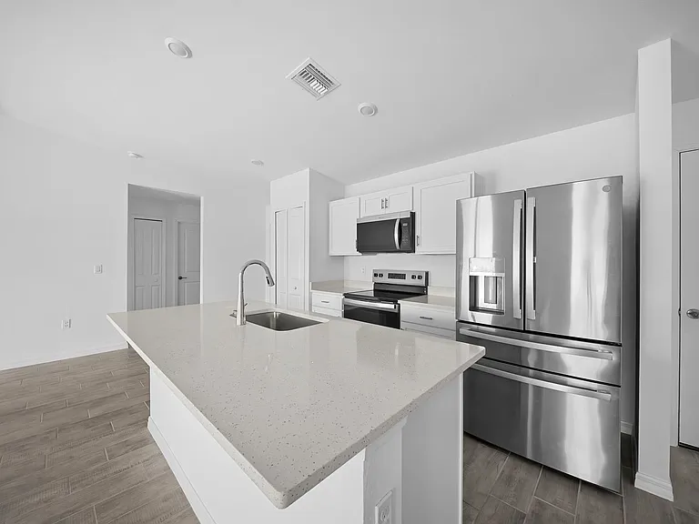 2815 24th St W — Photo 7