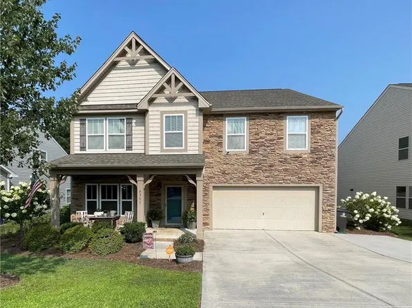 4261 Wedge Dr, Pfafftown, NC 27040