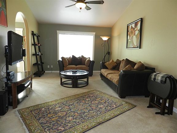4th image of 1715 Rolling Hills Dr