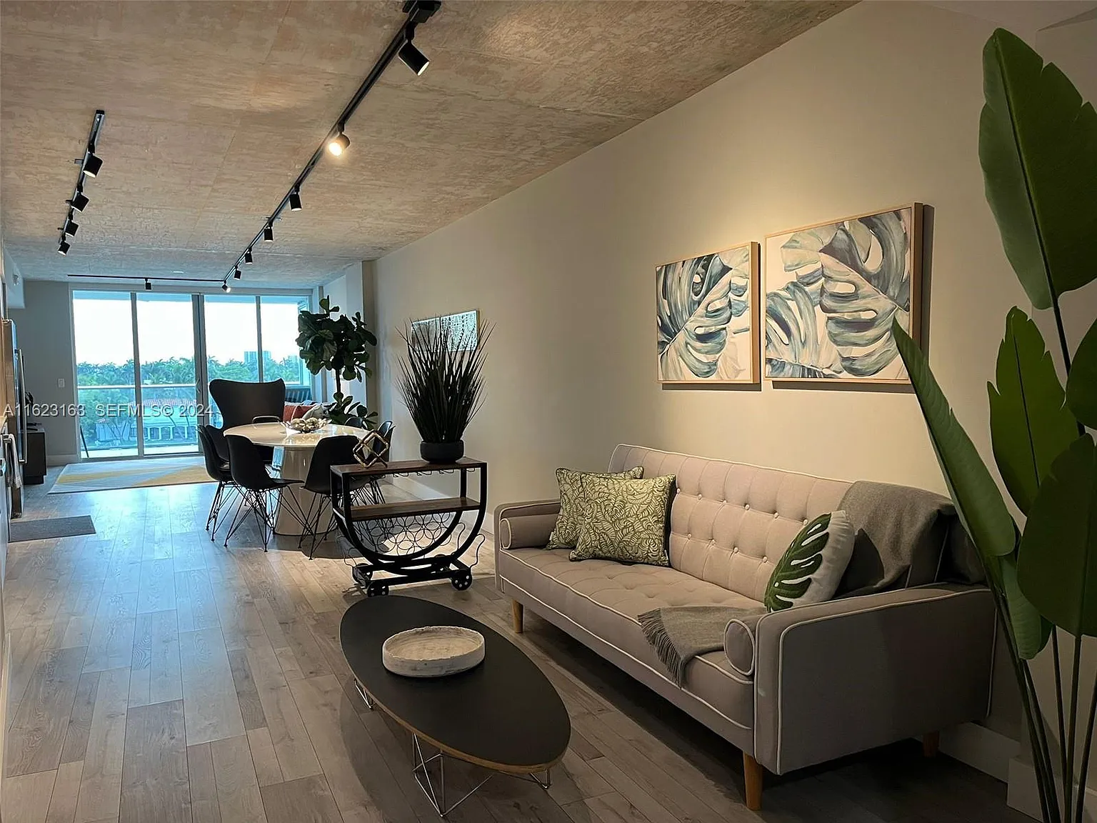 2 bed, 2.0 bath, 1150 sqft, $5,700 — Photo 4