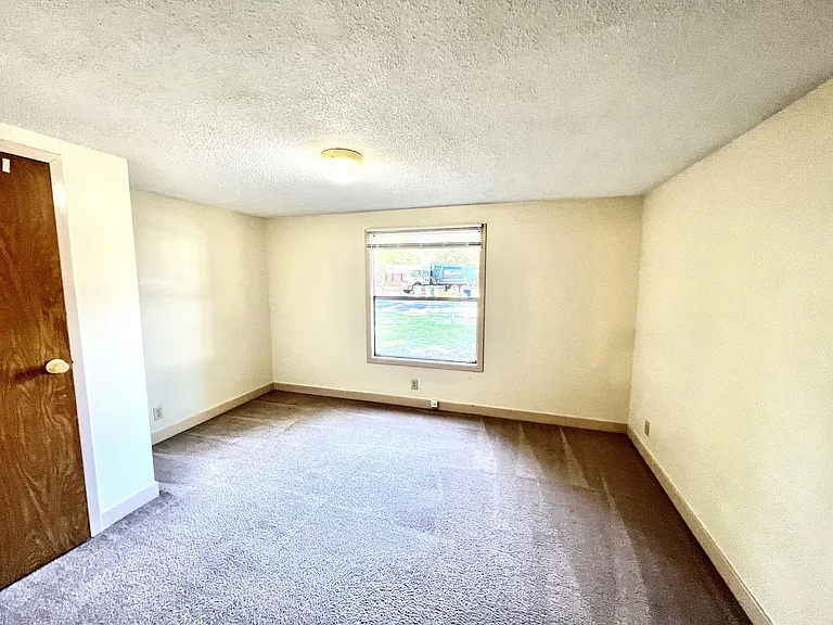 5566 Sycamore St — Photo 9