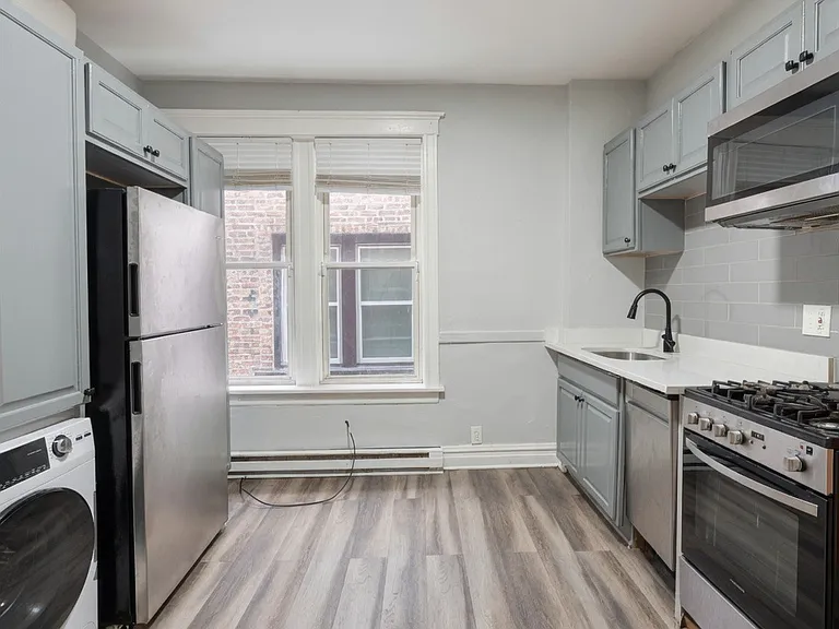 3649 W Montrose Ave #1H — Photo 3