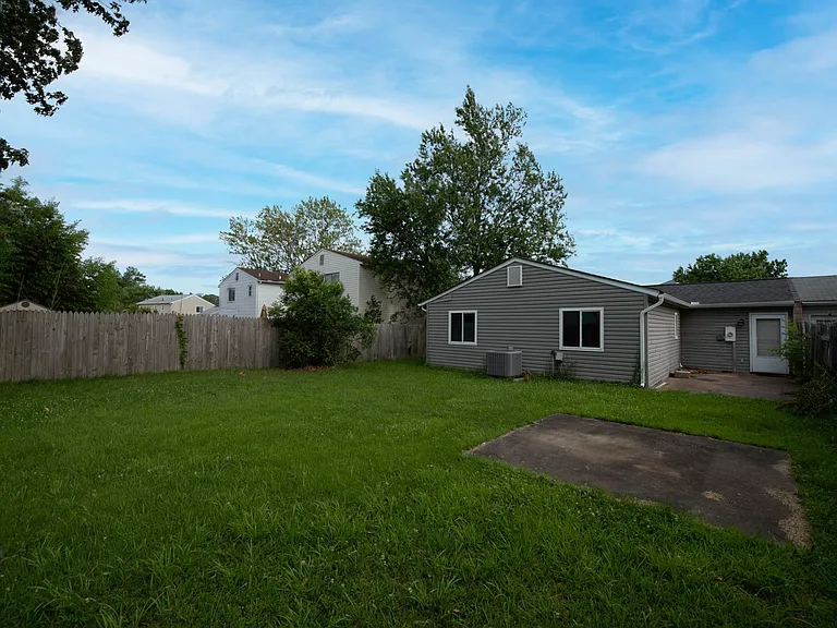 3829 Shooting Star Dr — Photo 24