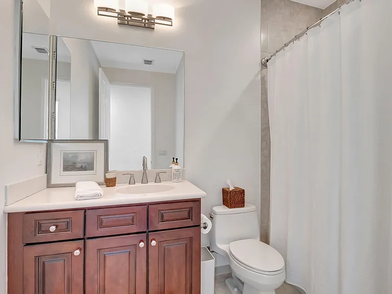 8302 NW 8th Ter #8302 — Photo 35