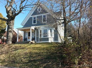 5 Pleasant St, Rangeley, ME 04970