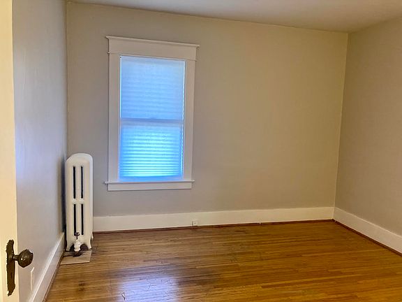 4th image of 289 Sterling Ave Floor 2