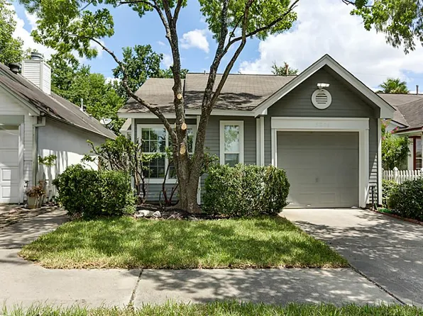 5226 Breckenridge Dr, Houston, TX 77066