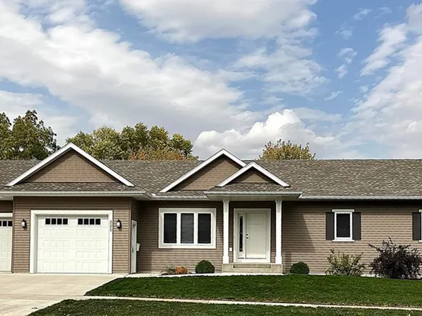 325 E 8th St, Blue Earth, MN 56013