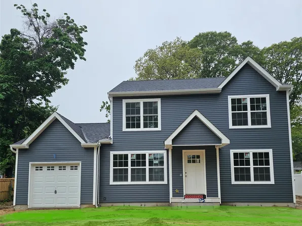 28 Cedar Branch Street, Middle Island, NY 11953