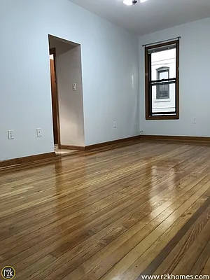 Rented by Realty 2000 Corp | media 19