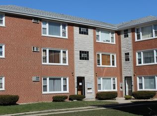 6135 W 64th Pl APT 1F, Chicago, IL 60638