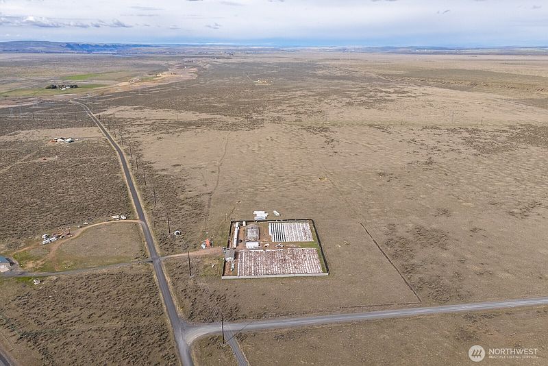 3rd image of 11061 NE Neppel Road