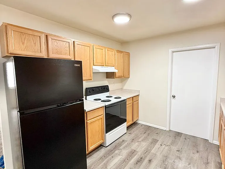 636 E Clarion Dr #B — Photo 6