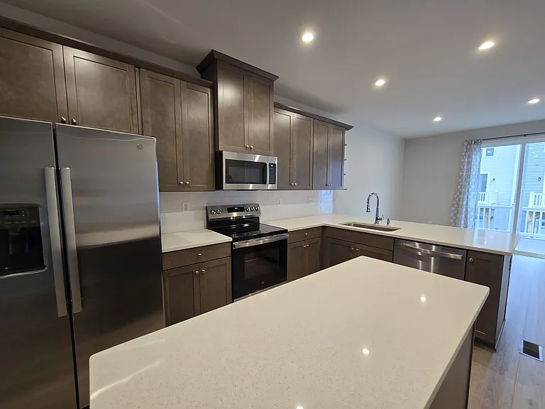 4928 Dunhaven Dr — Photo 15