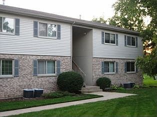 1st image of 300 Woodridge Cir