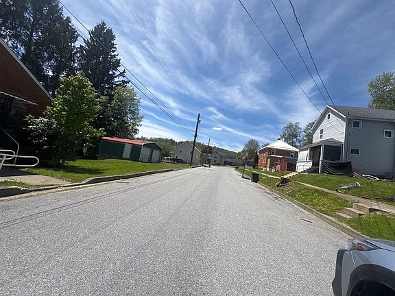5th image of 505 Ash St