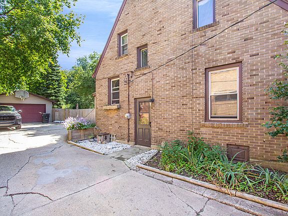3rd image of 1144 Covell Ave NW