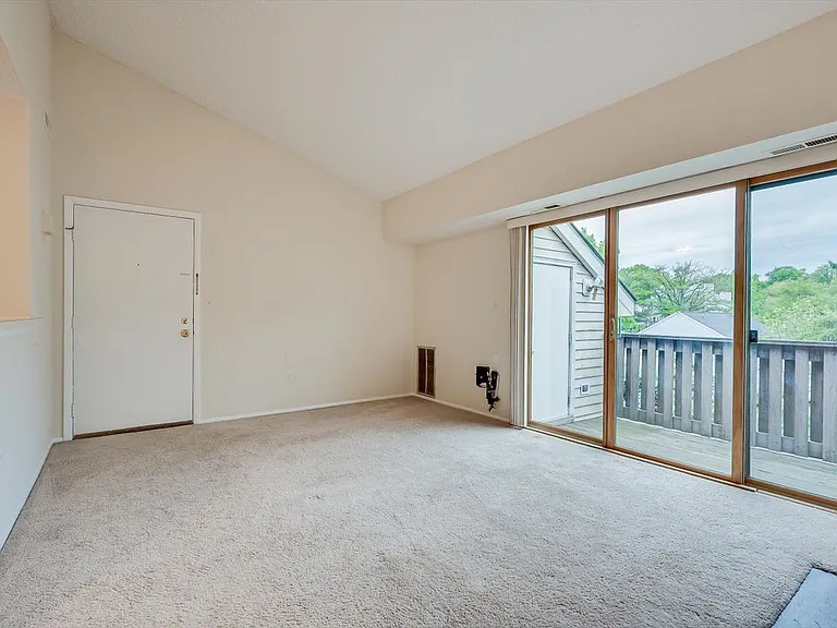 2310 Aspen Dr — Photo 6