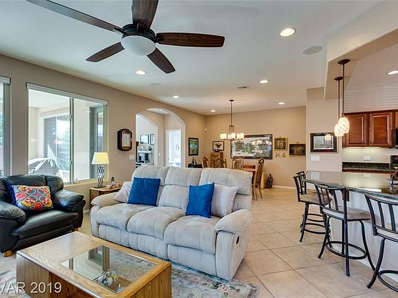 4th image of 3821 Riviera Regal Ave