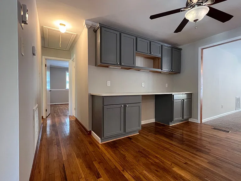 805 Gardenview Dr — Photo 8