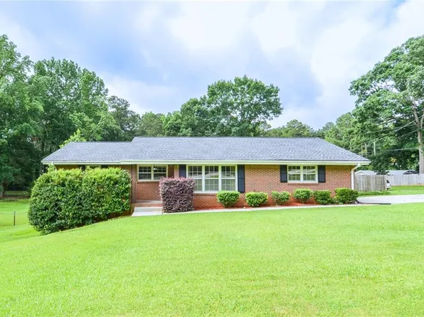 879 Old Tucker Rd, Stone Mountain, GA 30087