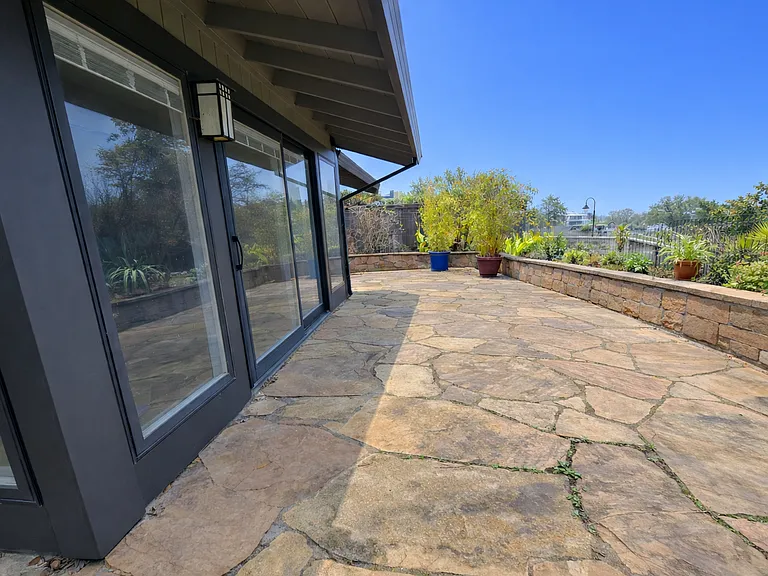 1118 Marina Cir — Photo 17