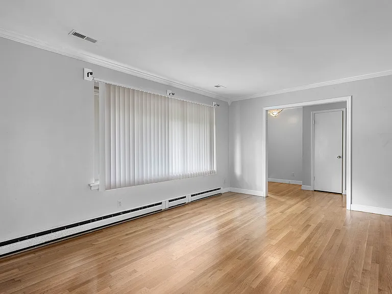 2115 Cedarhurst Dr — Photo 10