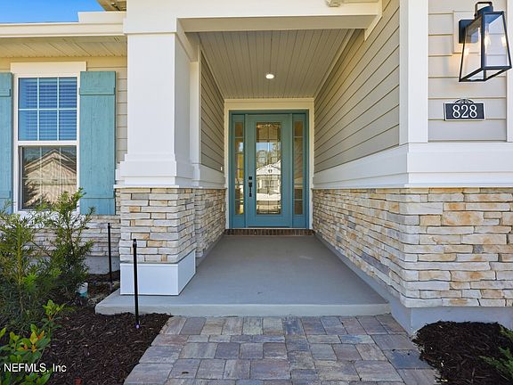 2nd image of 828 OAKLAWN Court
