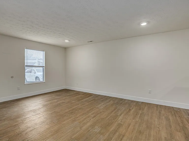 603 Court Yard Ln — Photo 13
