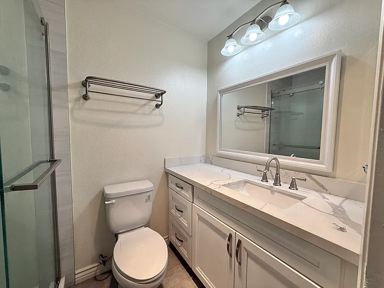 2522 Clairemont Dr #103 — Photo 17