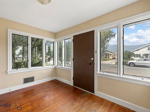 2nd image of 2051 Johns Ave
