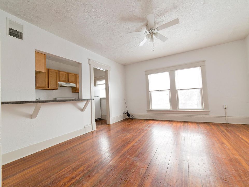 1st image of 4706 Franklin Blvd #3