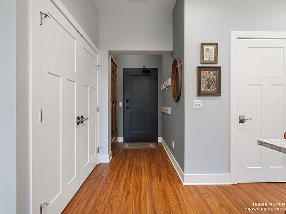 5th image of 156 W 11th St Suite 202