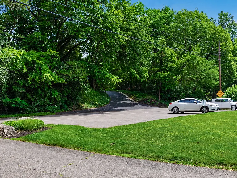 2591 Charing Rd #B — Photo 11