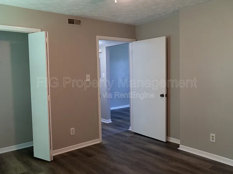 129 Hillcrest Dr #8 — Photo 7