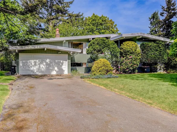 2041 Ferndale Rd, Saanich, BC V8N 2Y4