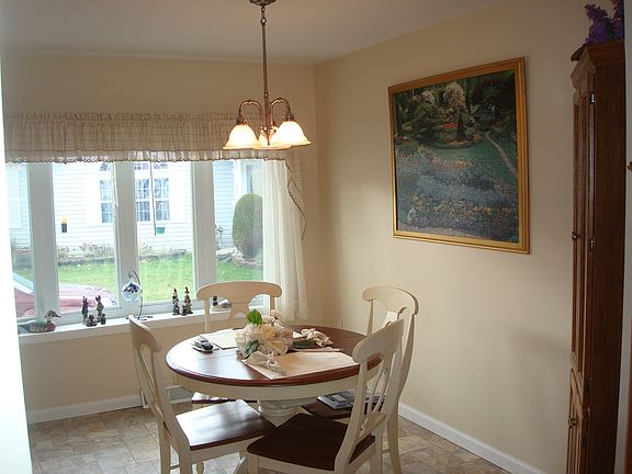 5th image of 260 Leisure Ln